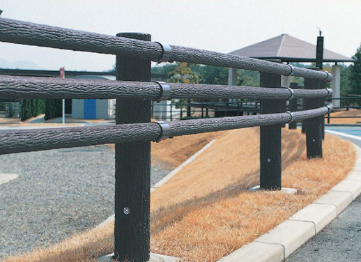 テンダーウッド プラ擬木柵 高強度車両用防護柵 PG