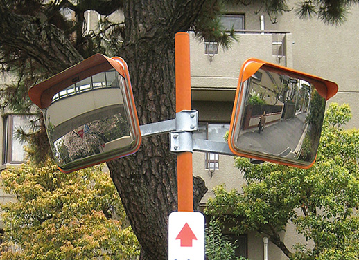 道路反射鏡カーブミラーのジスロンカーブミラー